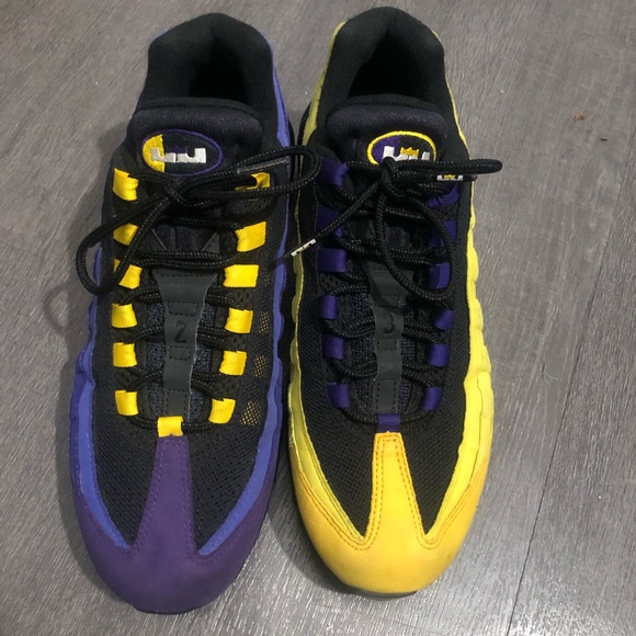 Shoes - Picture 1 of 3